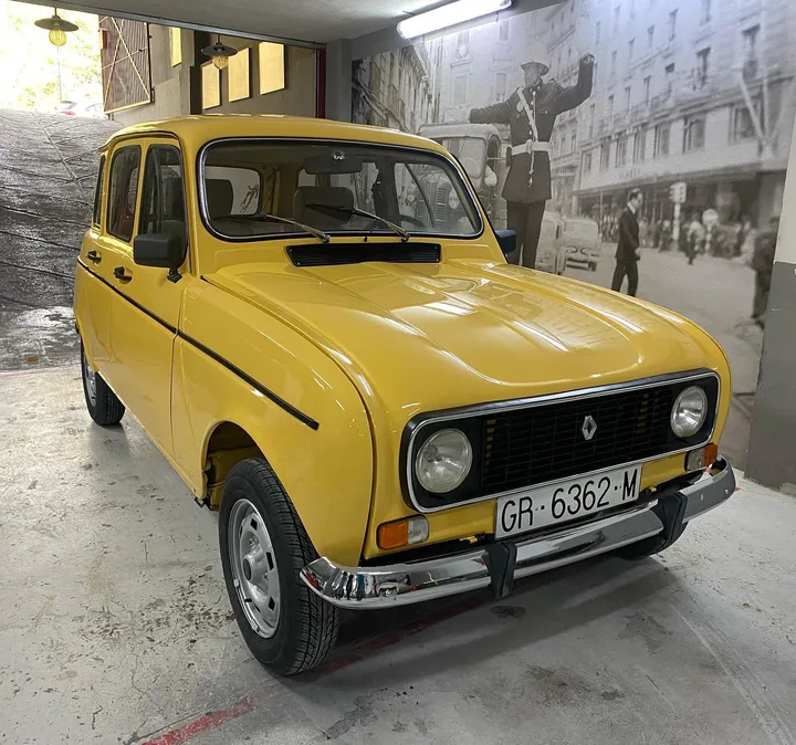 Renault 4 L restaurado por The Vint-Garage