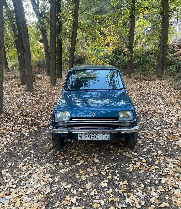 Renault 7 restaurado por The Vint-Garage
