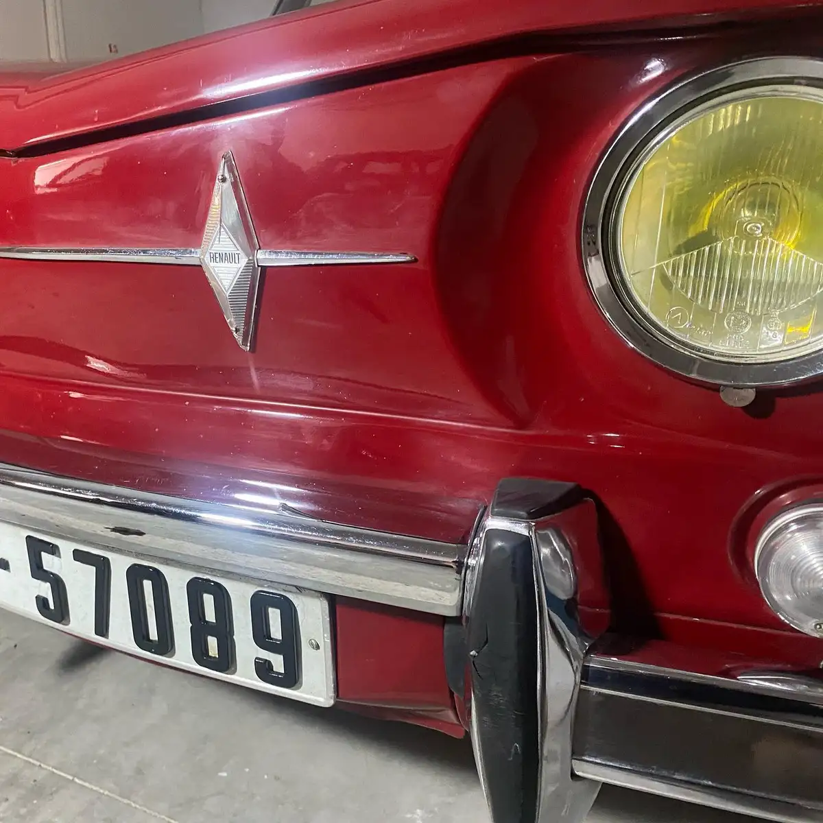 Renault 8