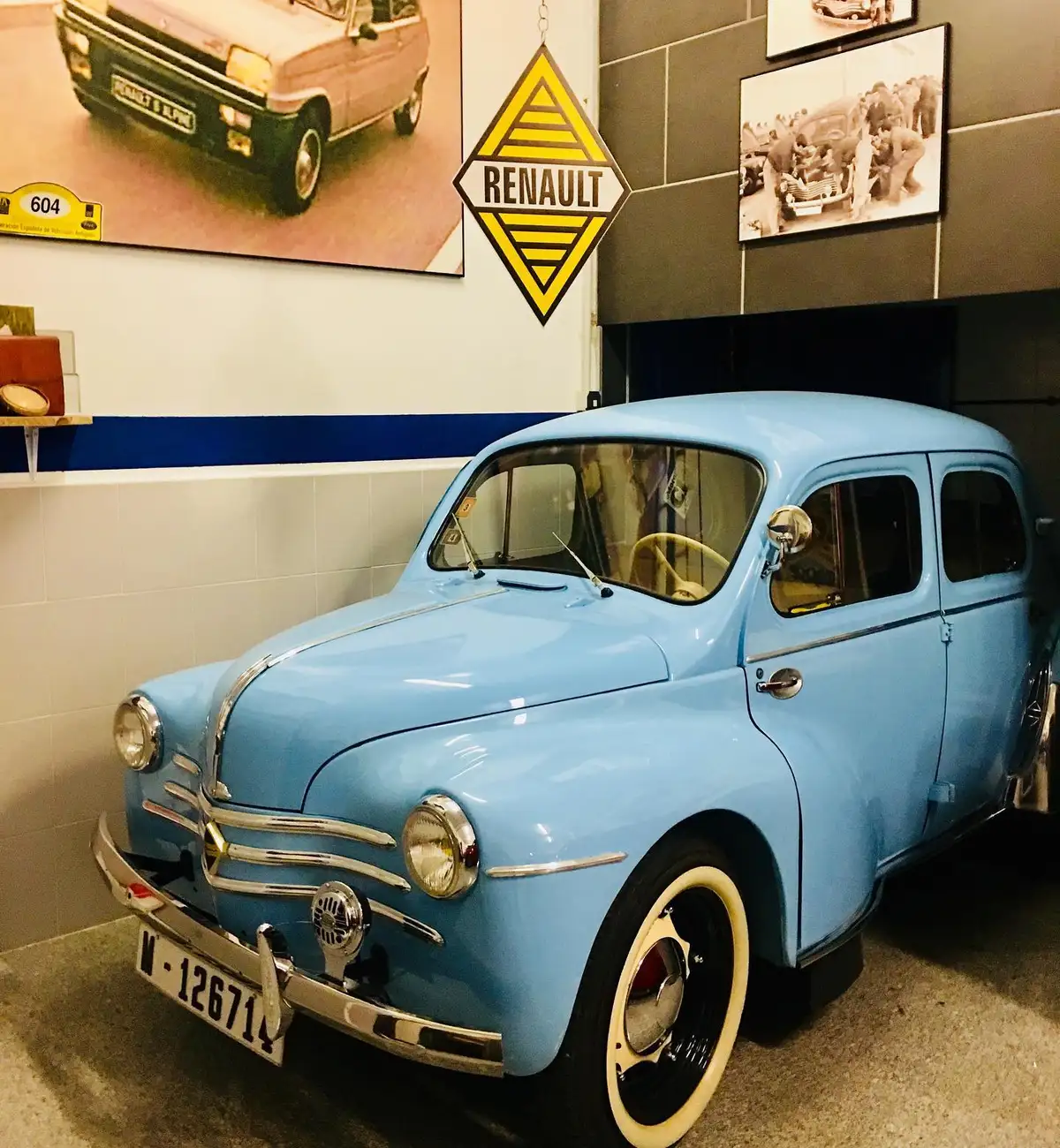 Renault 4 CV